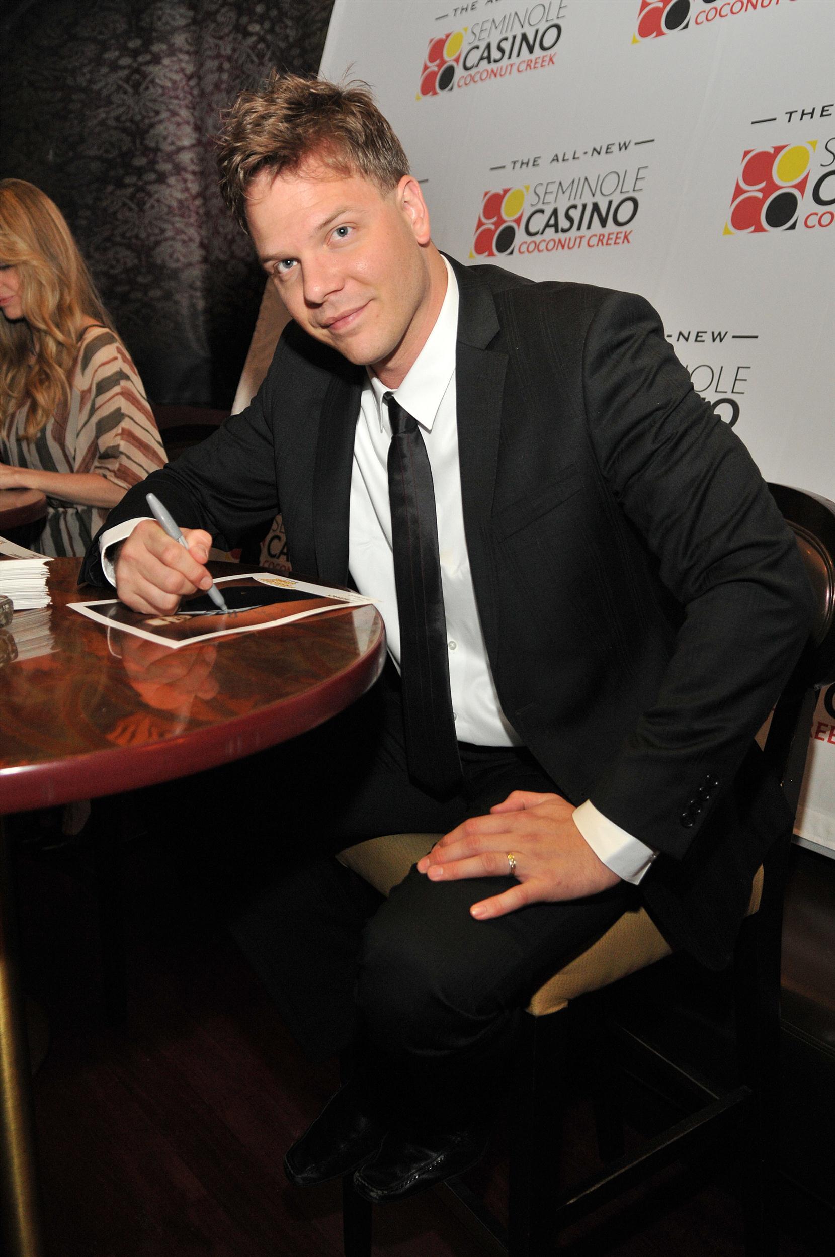 Jim Parrack and Kristen Bauer of the HBO Series 'True Blood' appear at the Seminole Coconut Creek | Picture 103691